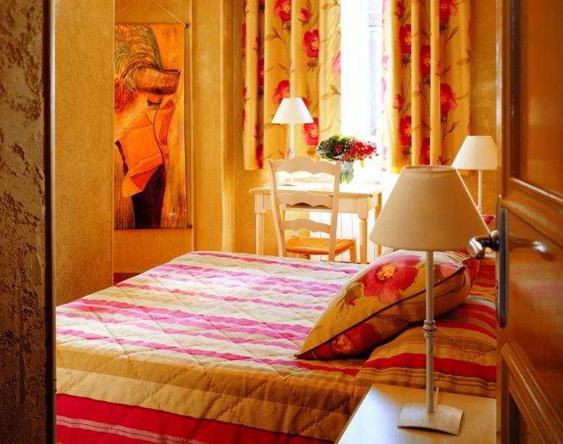 Hotel Bonaparte Toulon Room photo